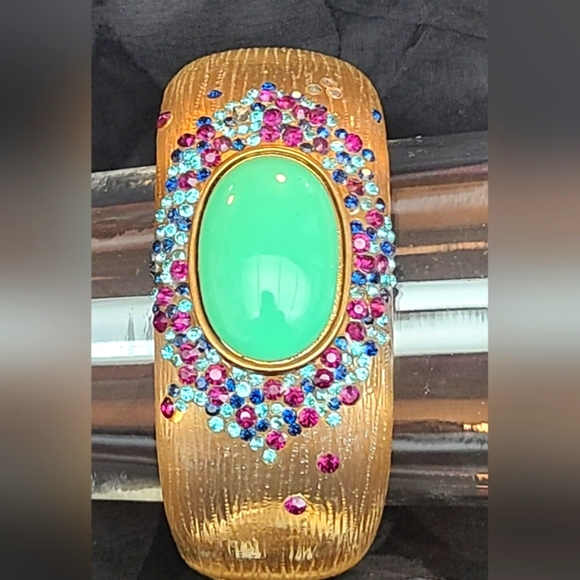 Goldtone Lucite W/ Turq.Stone& Set Crystals Bangle Unsigned - Picture 3 of 12